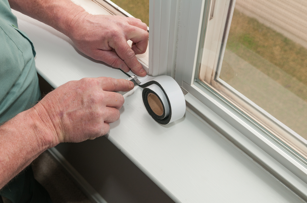 Instalación de aislamiento en ventanas